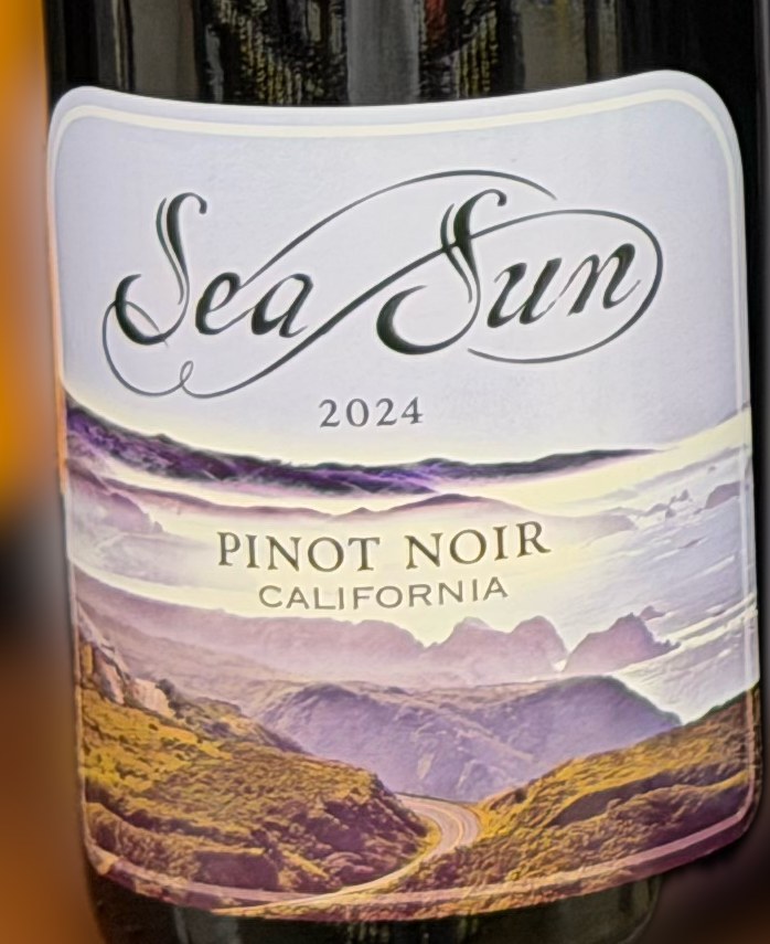 Sea Sun California Pinot Noir 2024 bottle